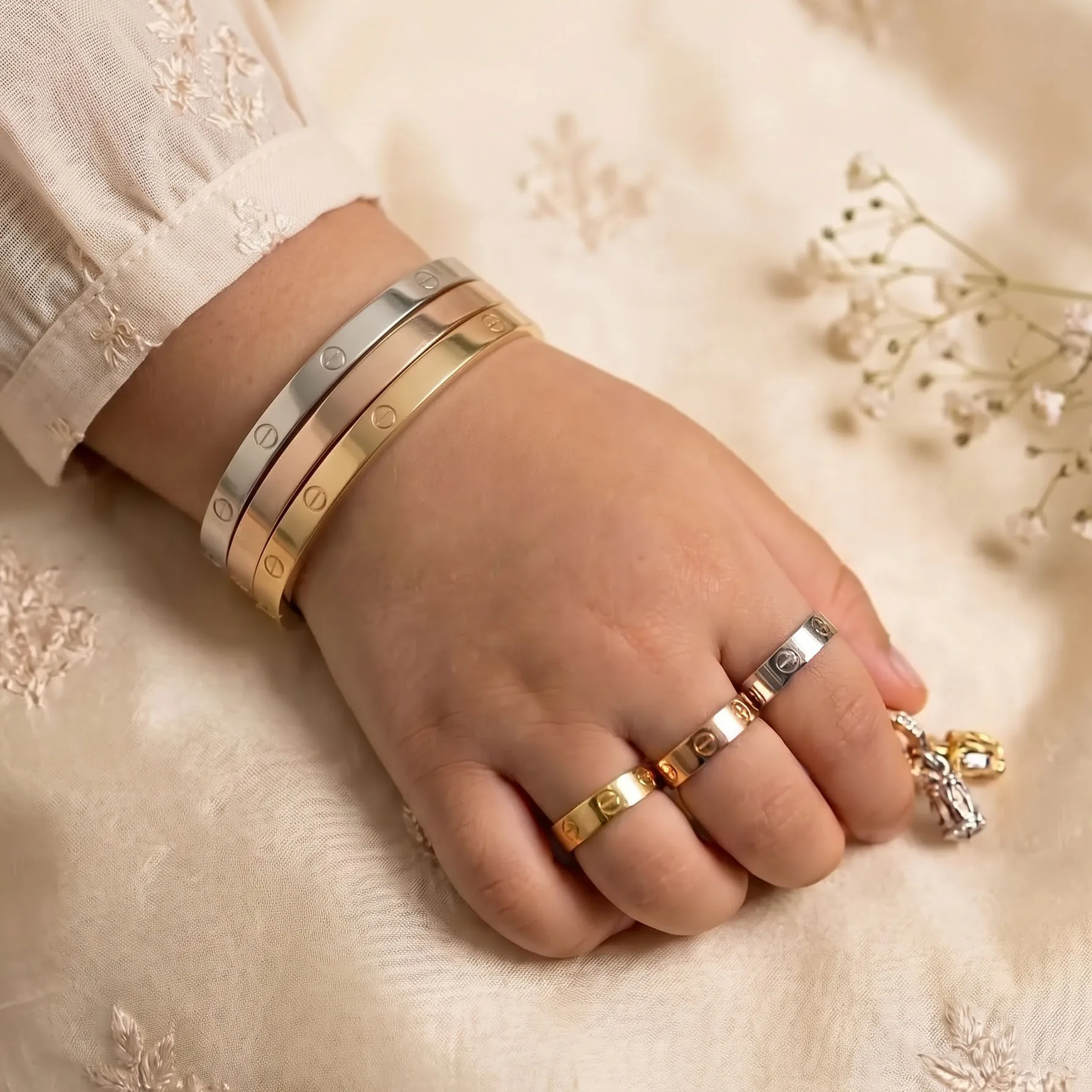 creating jewelry ecommerce lifes… 2k 20260914211926
