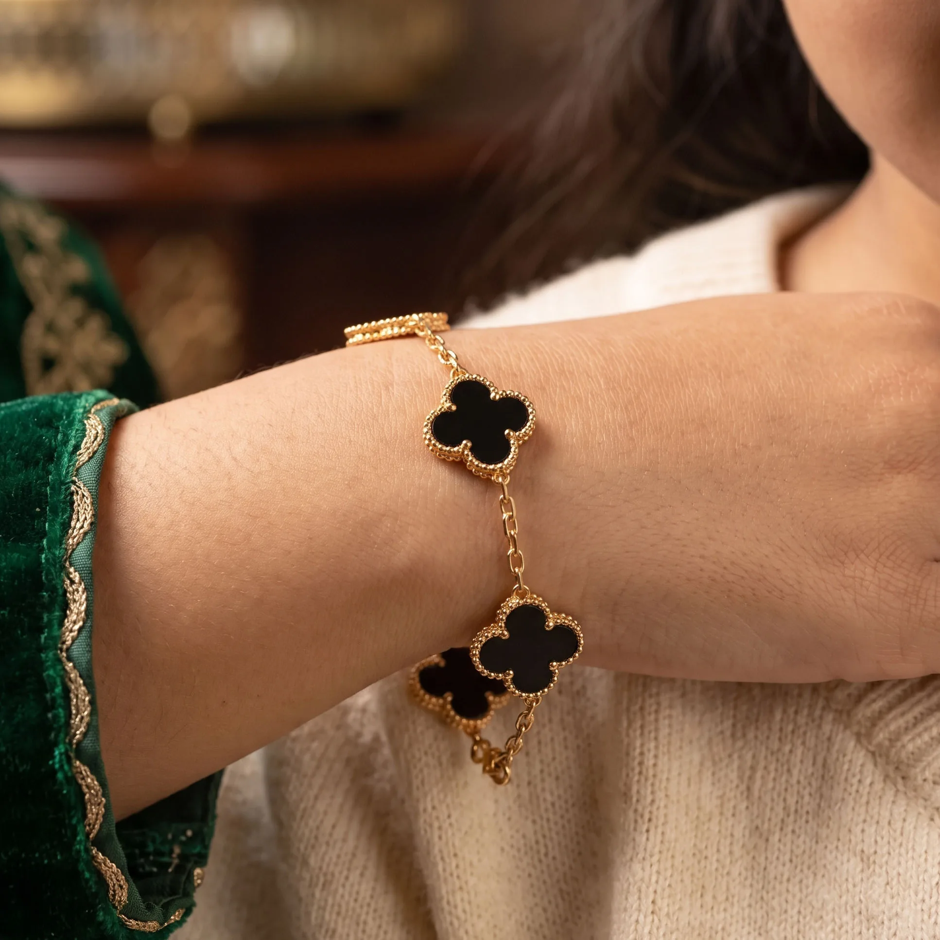 bracelet ecommerce photography f… 2k 20260914214159
