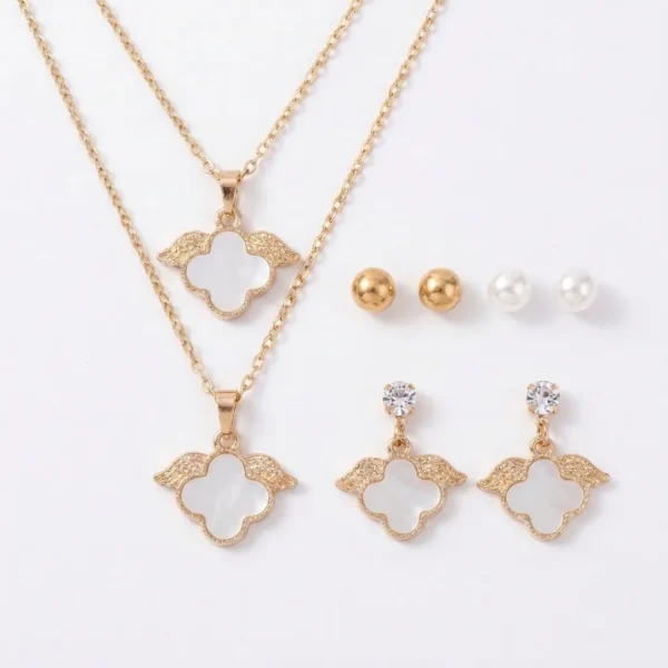 Winged Clover Jewelry Set